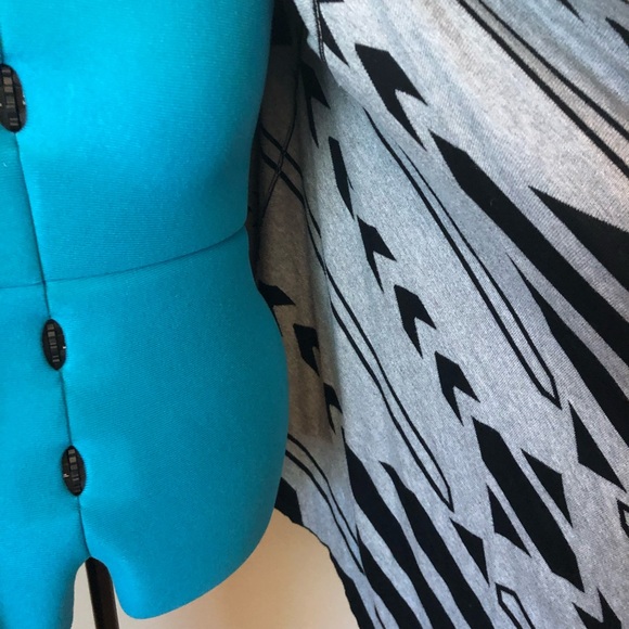 Dolce Cabo Sweater - Picture 4 of 6